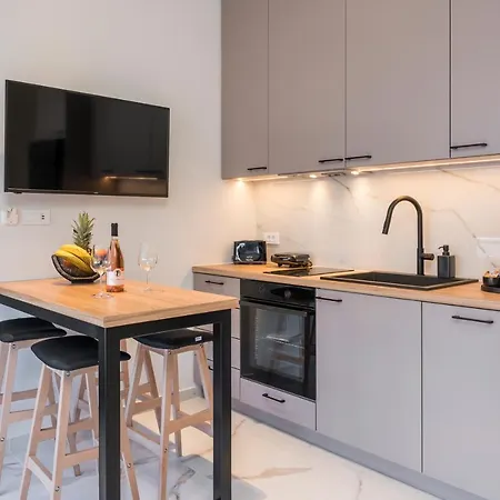 Orama Luxury Apartment