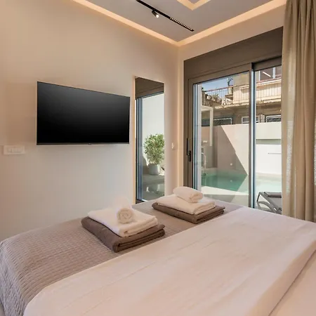 Orama Luxury Apartment *